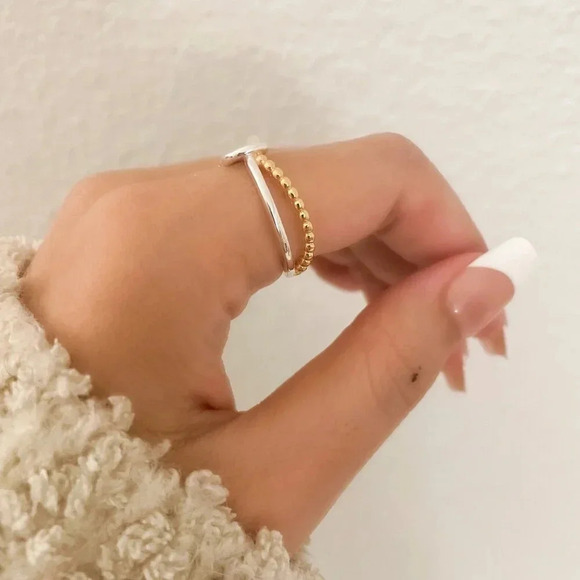 925 Sterling Silver & Gold Two Tone Ring Knot Ring Minimalist Dainty Ring - Picture 4 of 10